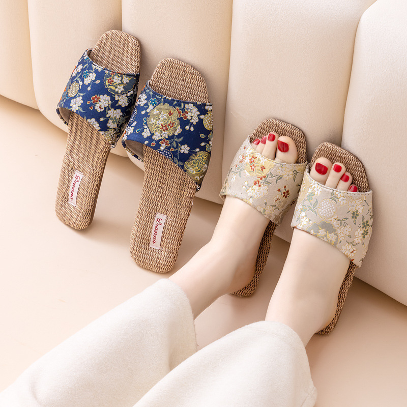 Pantofole da donna traspiranti in lino a motivi floreali 5