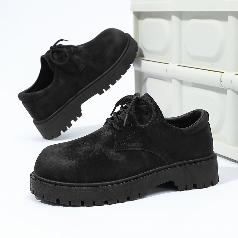 Klassische rutschfeste Freizeitschuhe für Herren mit Schnürung detail 4