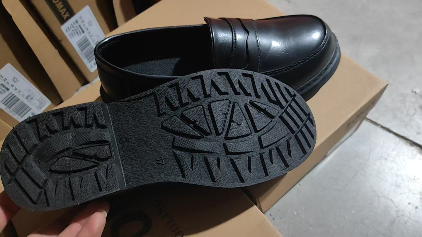 Unisex Vintage Slip-On PU Leather Casual Loafers detail 2
