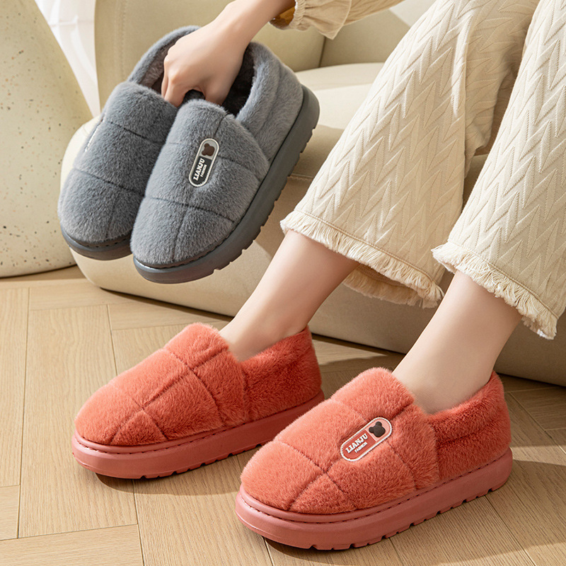 Chaussons d'intérieur chauds en peluche à enfiler unisexes detail 4