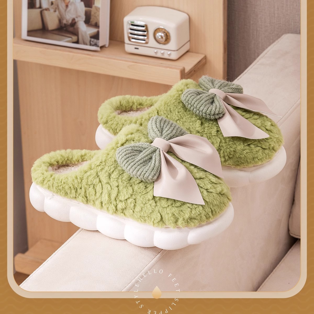 Warme pluchen instap-pantoffels voor dames detail 7
