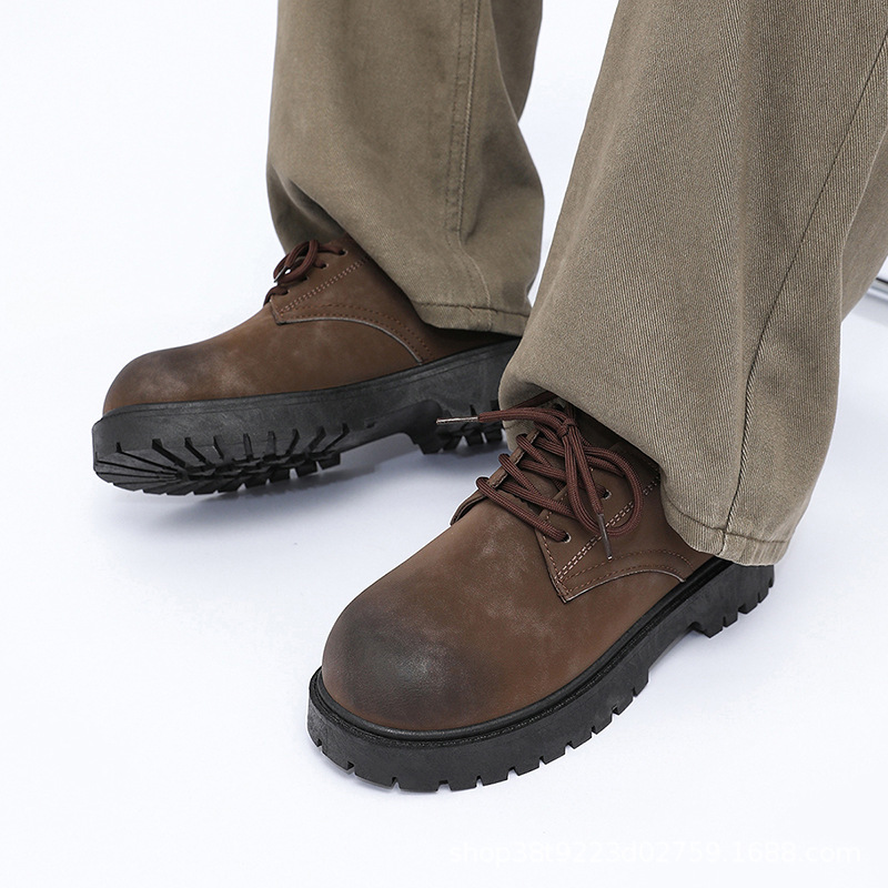 Klassische rutschfeste Freizeitschuhe für Herren mit Schnürung detail 6