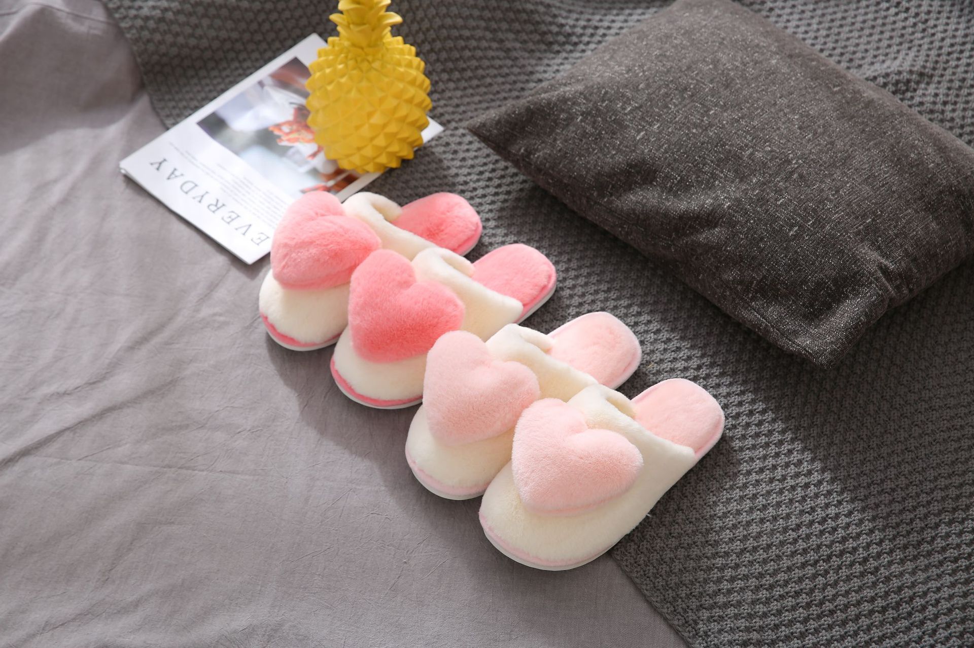 Chaussons douillets et chauds en peluche pour femmes detail 7