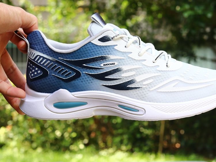 Scarpe da corsa da uomo leggere e traspiranti in mesh detail 3