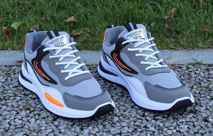 Men's Breathable Colorblock Lace-Up Sneakers detail 3