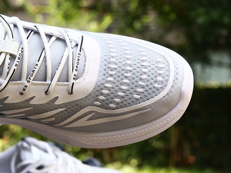 Men's Breathable Mesh Lightweight Running Shoes detail 1