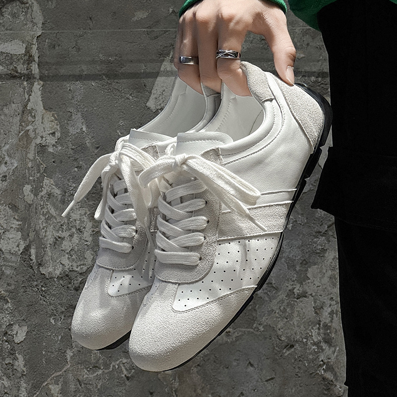 Atmungsaktive, leichte Freizeitschuhe für Herren mit Schnürung 2