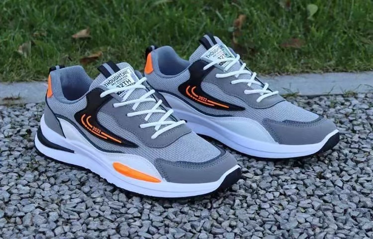 Men's Breathable Colorblock Lace-Up Sneakers detail 4