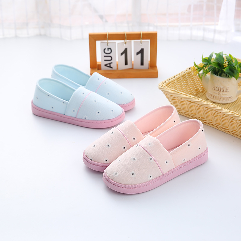 Chaussons Femme Douillets à Enfiler avec Semelle Souple