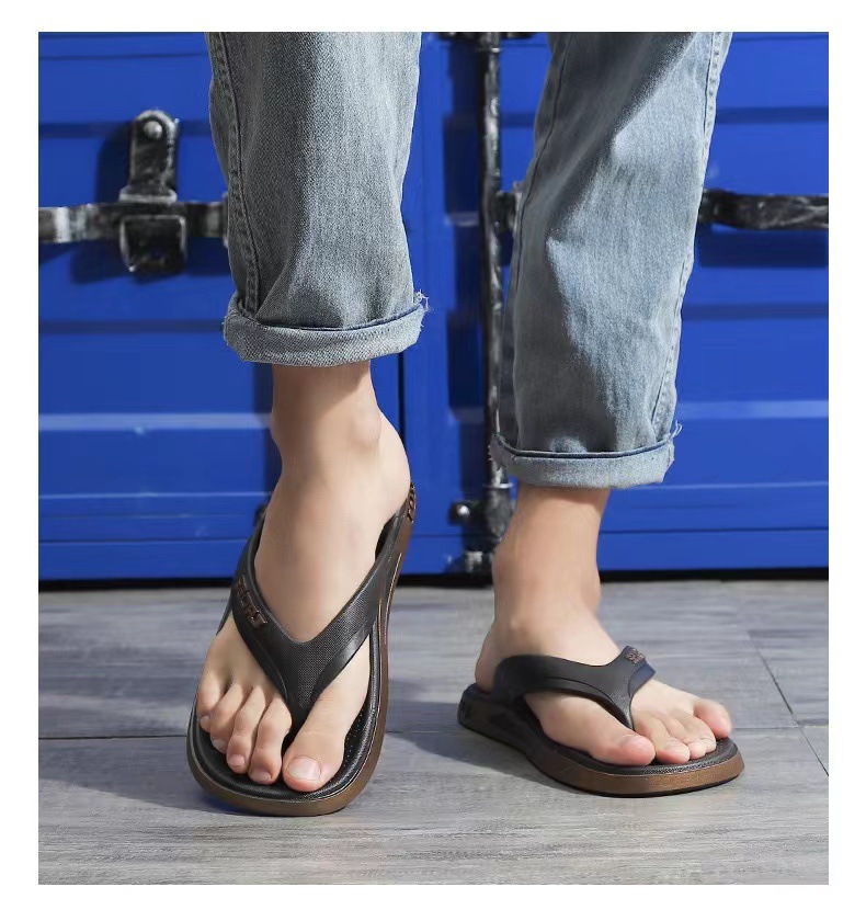Men's Sporty Non-Slip Cushioned Beach Flip-Flops detail 8