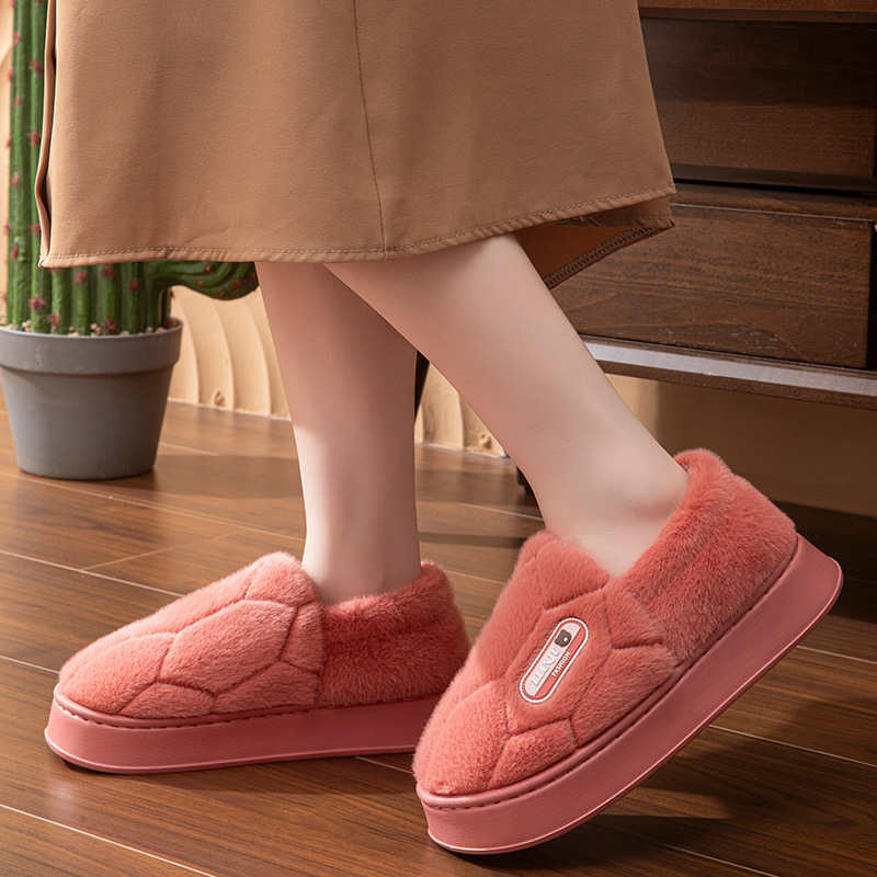 Chaussons d'intérieur chauds en peluche à enfiler unisexes detail 16