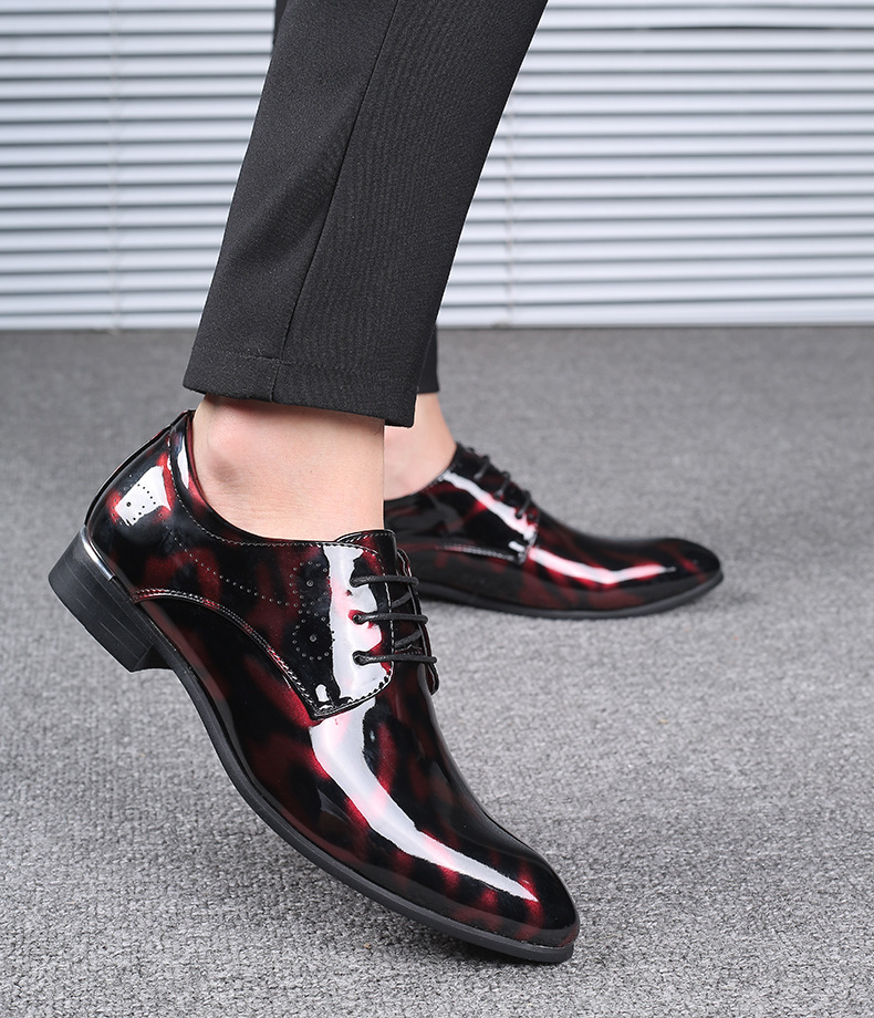 Nette schoenen voor heren met vetersluiting en spitse neus detail 2