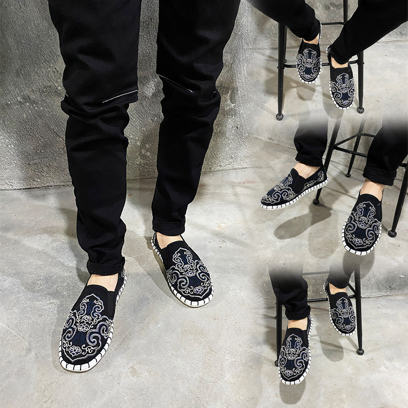 Men's Breathable Embroidered Slip-On Casual Shoes detail 2
