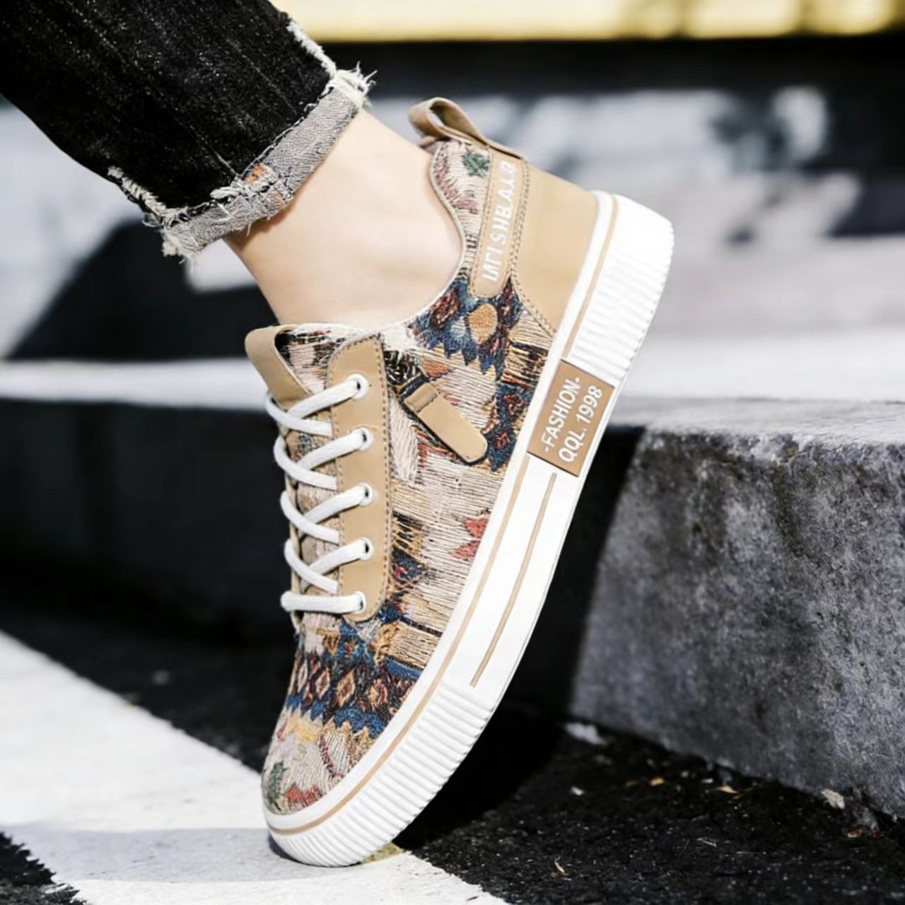Freizeitschuhe für Herren aus Canvas mit Ethno-Muster und Schnürung detail 9
