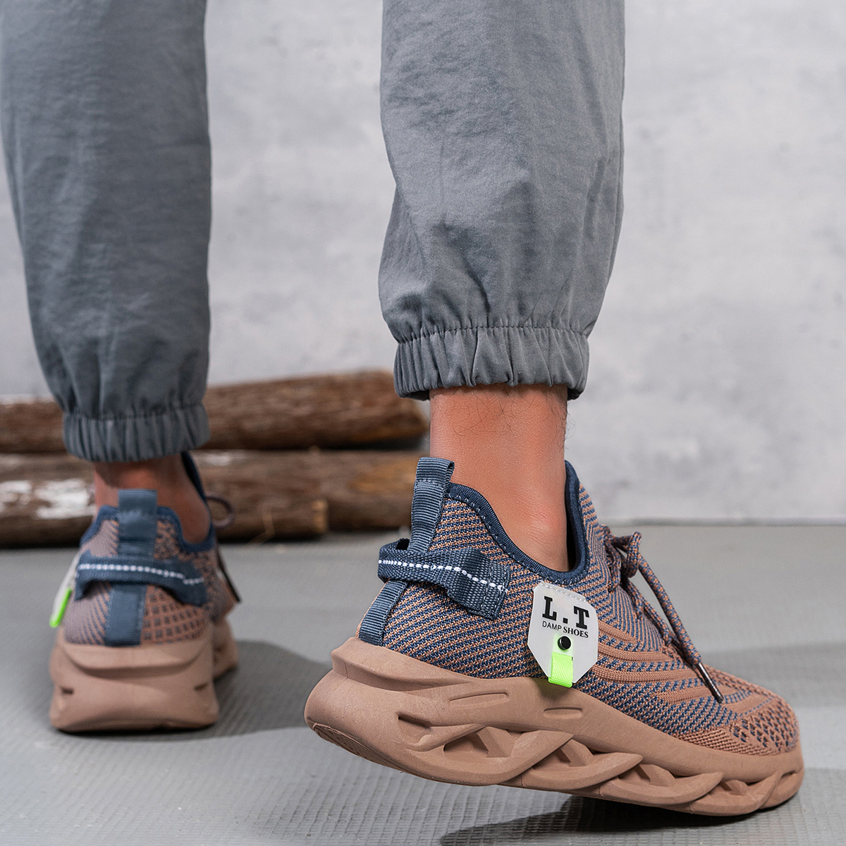 Men's Breathable Knit Cushioned Running Shoes detail 8