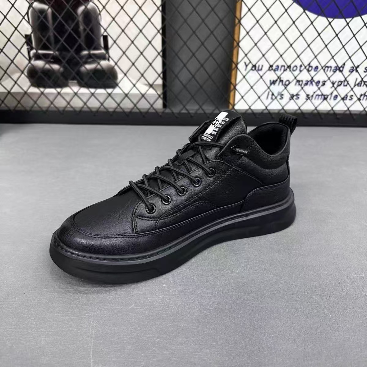 Rutschfeste Herren-Freizeitschuhe zum Schnüren, Mid-Top detail 9