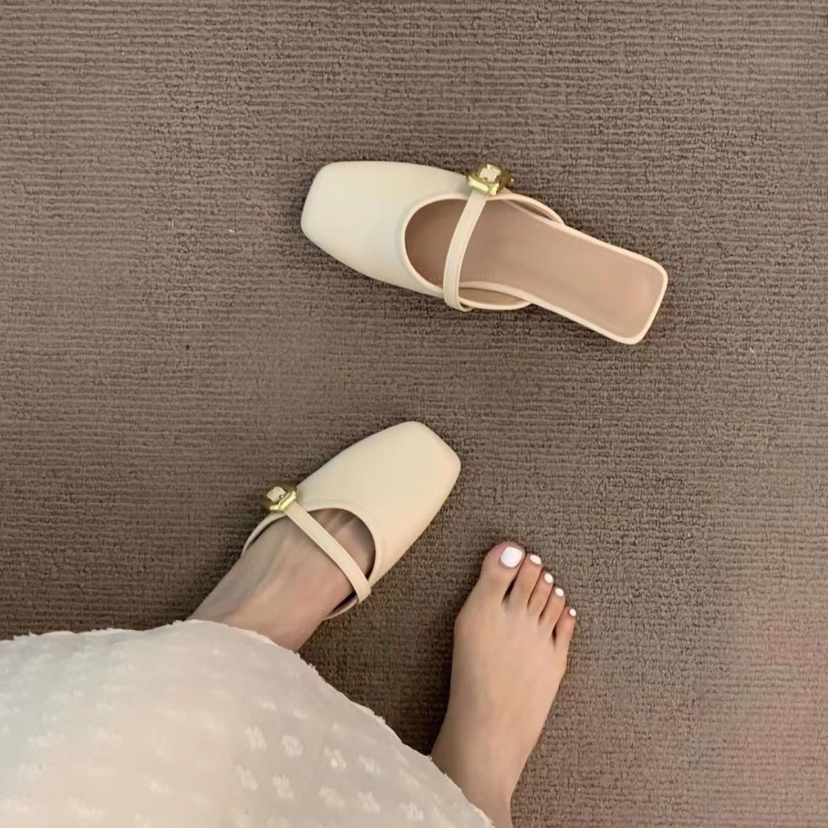 Flache Damen-Schuhe zum Hineinschlüpfen mit eckiger Spitze und Schnalle detail 5
