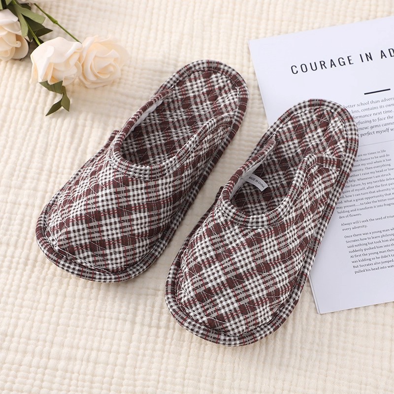 Pantofole da donna in cotone trapuntato a fiori con suola morbida detail 13