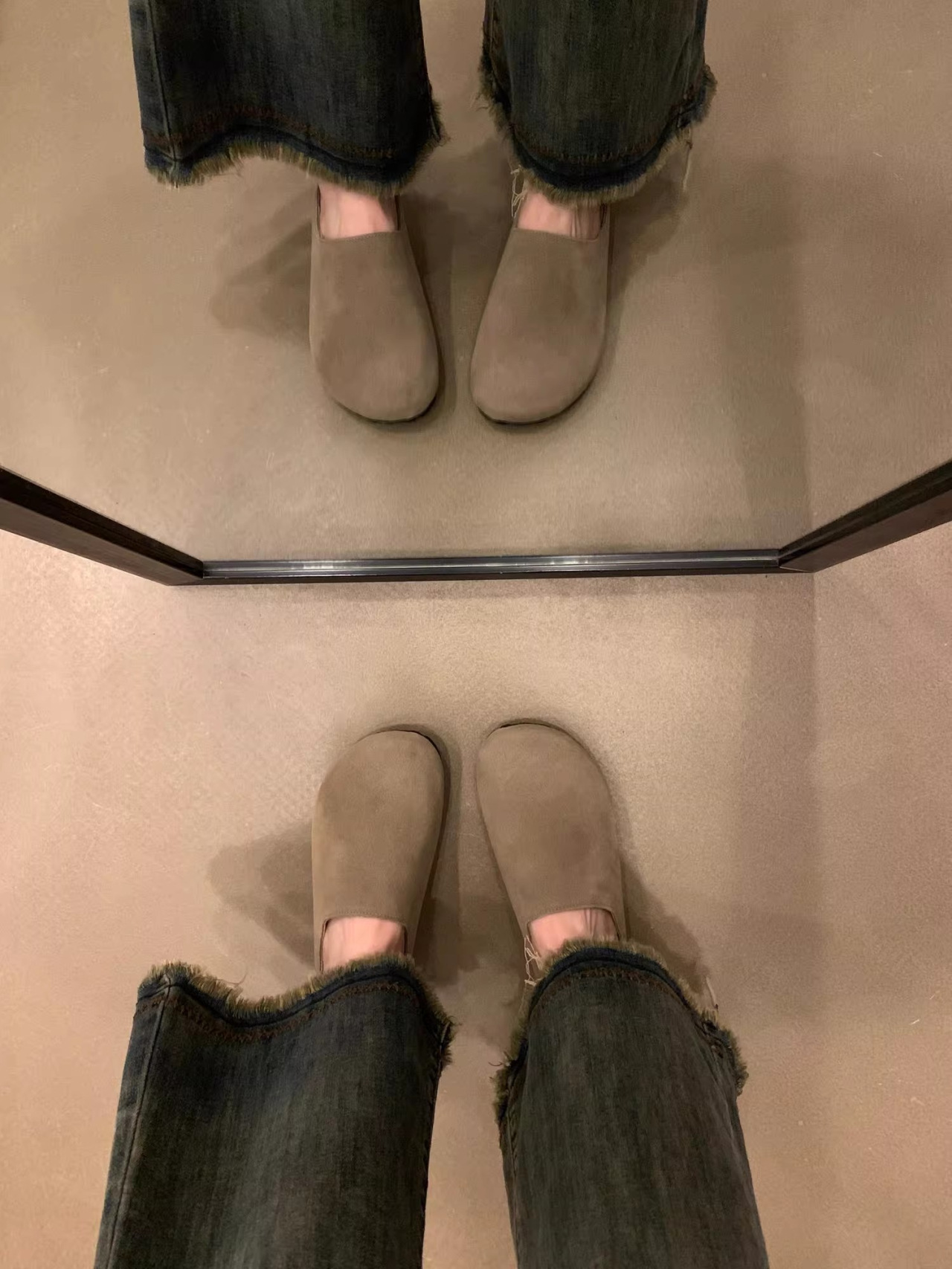 Casual platte damespantoffels van suède met ronde neus detail 1