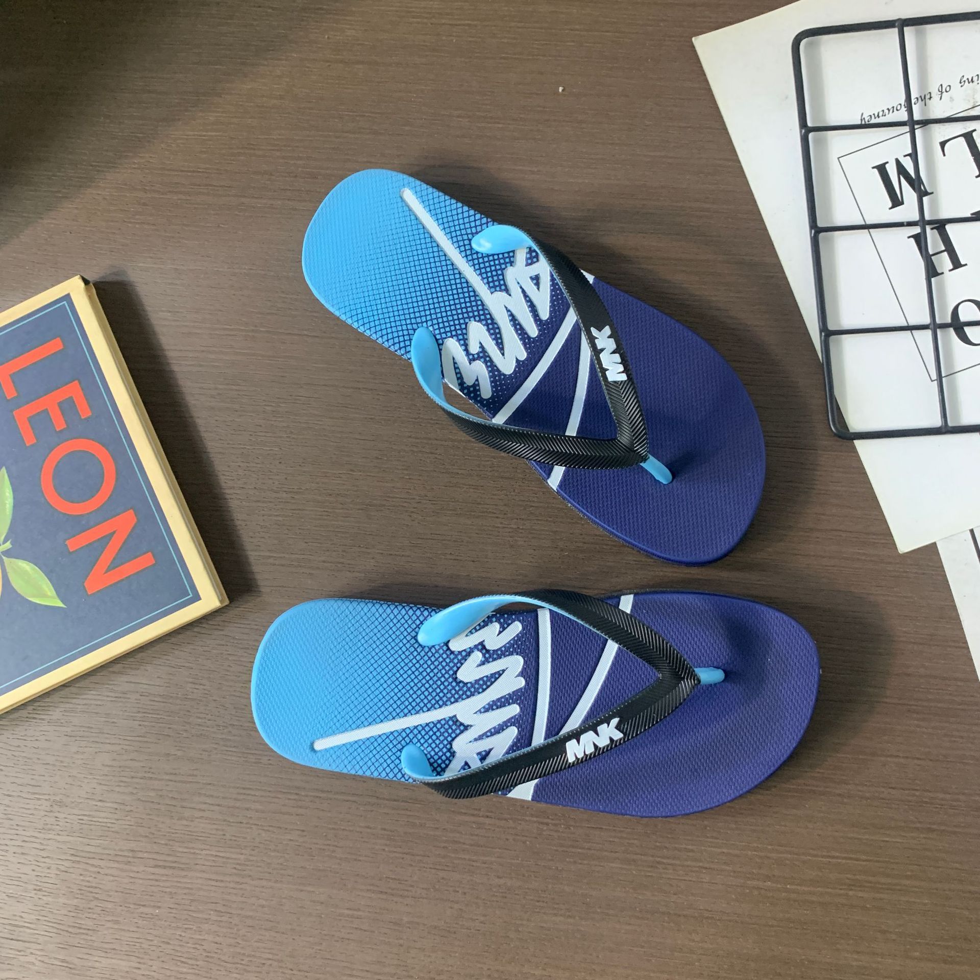 Men's Lightweight Quick-Dry Casual Beach Flip-Flops detail 16