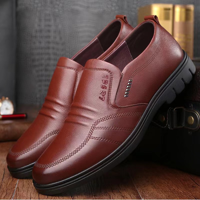 Herren Freizeitschuhe aus PU-Leder Rutschfeste Slipper zum Hineinschlüpfen 3