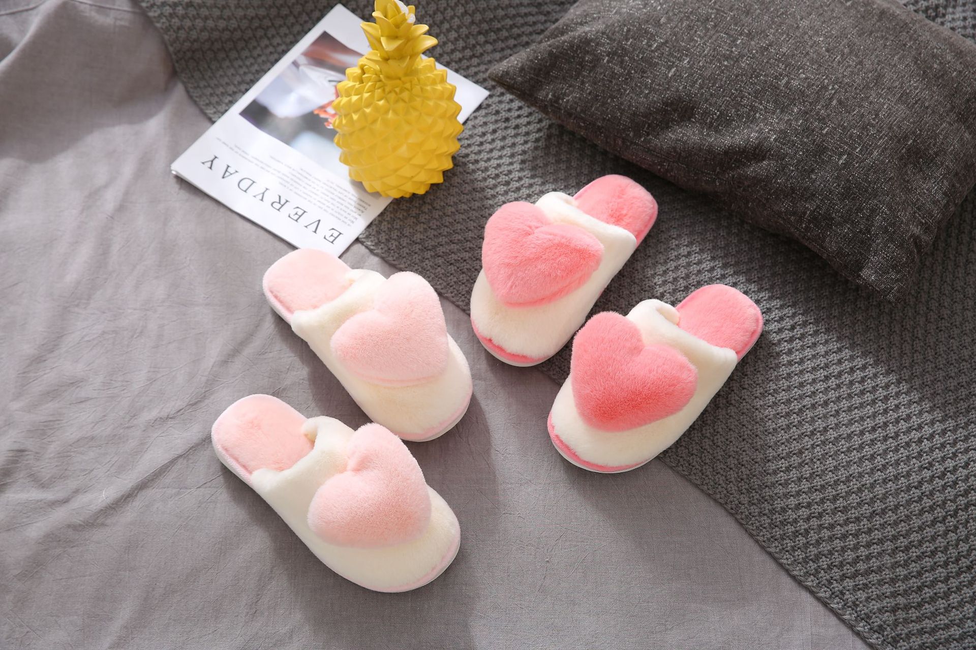 Chaussons douillets et chauds en peluche pour femmes detail 6