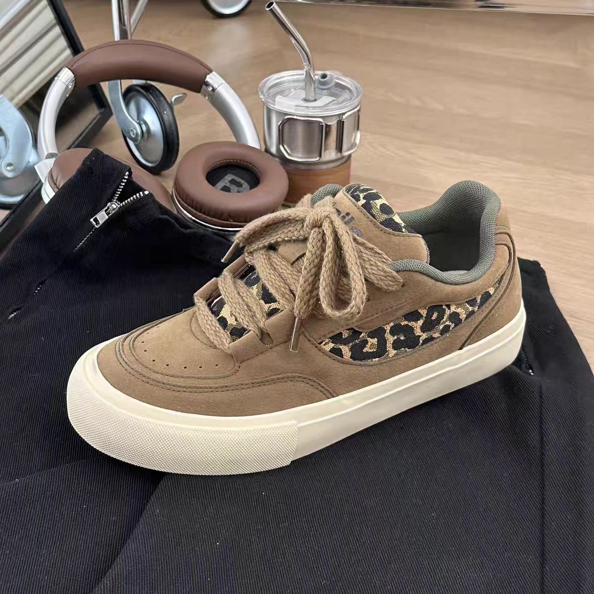 Chaussures de skate mixtes à lacets en daim à imprimé léopard detail 4