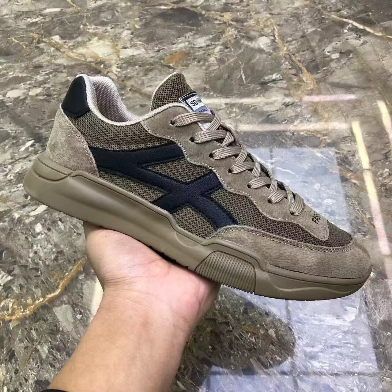 Sneakers casual da uomo traspiranti in mesh con lacci detail 7