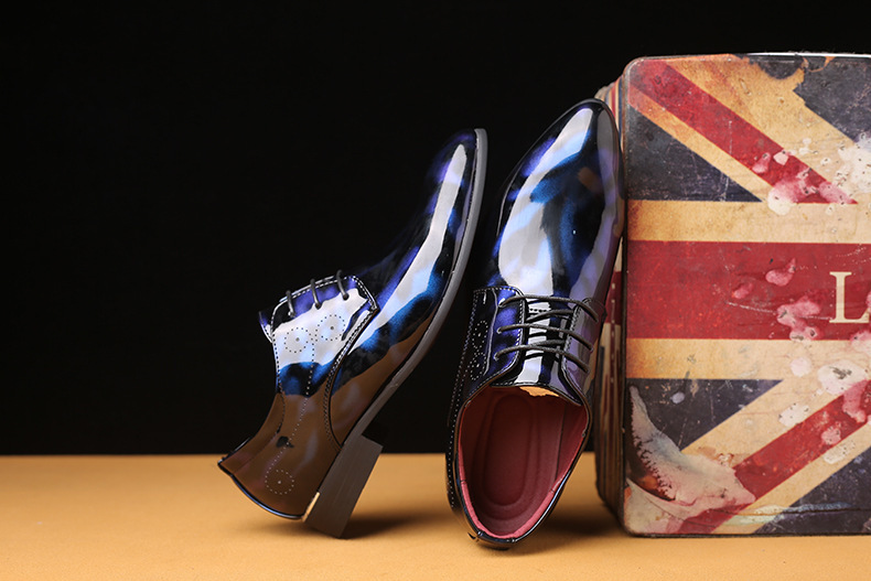 Nette schoenen voor heren met vetersluiting en spitse neus detail 4