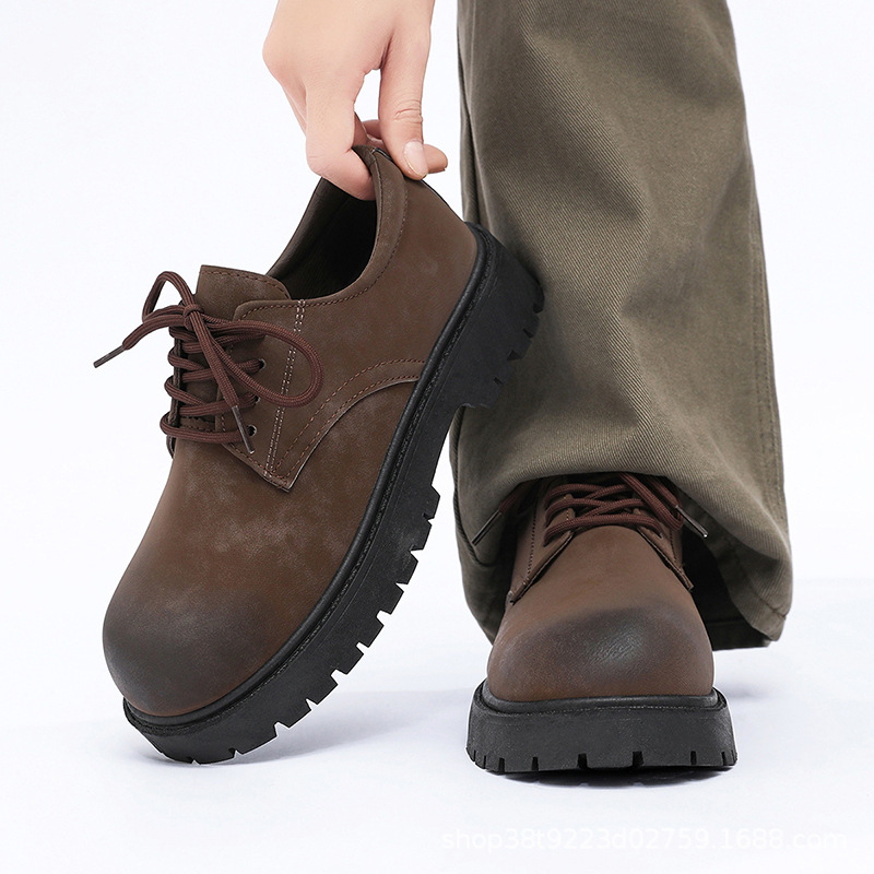 Klassische rutschfeste Freizeitschuhe für Herren mit Schnürung detail 7