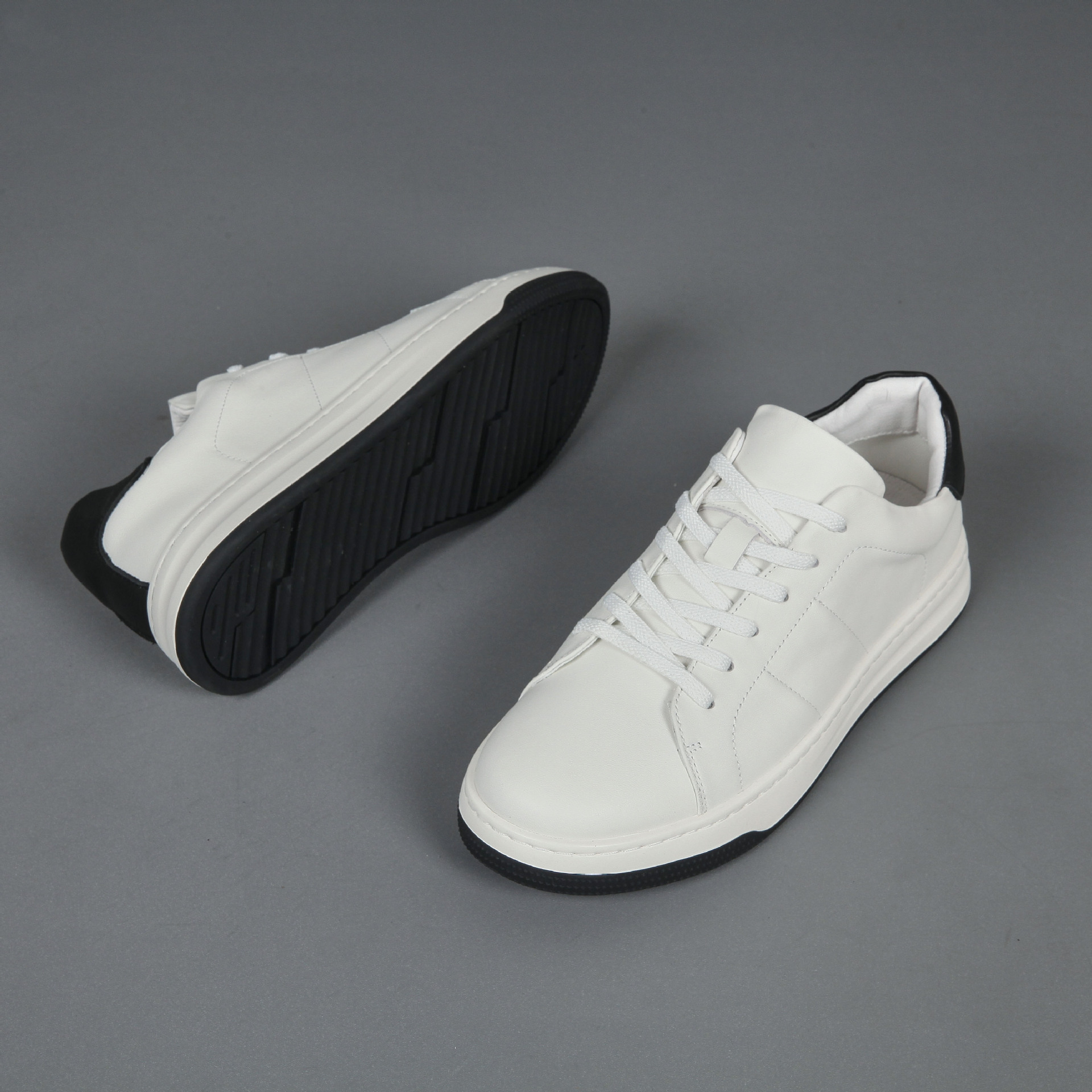Minimalistische Unisex Schnür-Freizeitschuhe aus Leder 4
