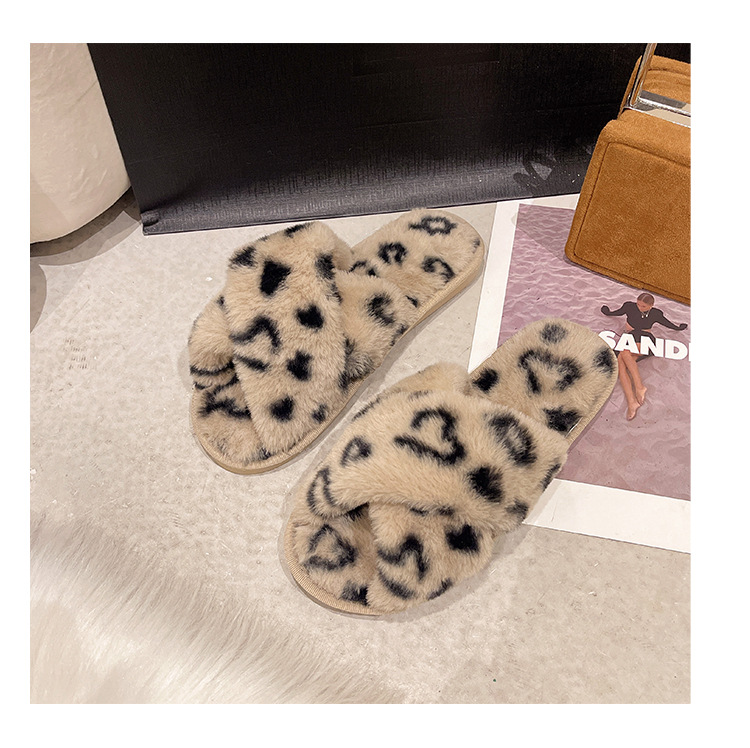 Pantofole aperte in morbido peluche da donna detail 16
