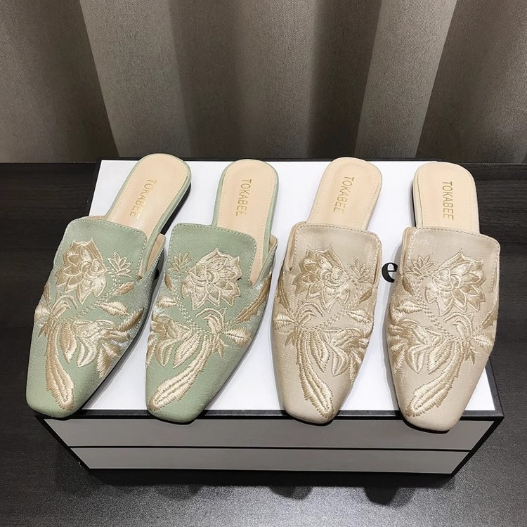 Scarpe basse mule da donna con ricamo floreale e punta quadrata 3