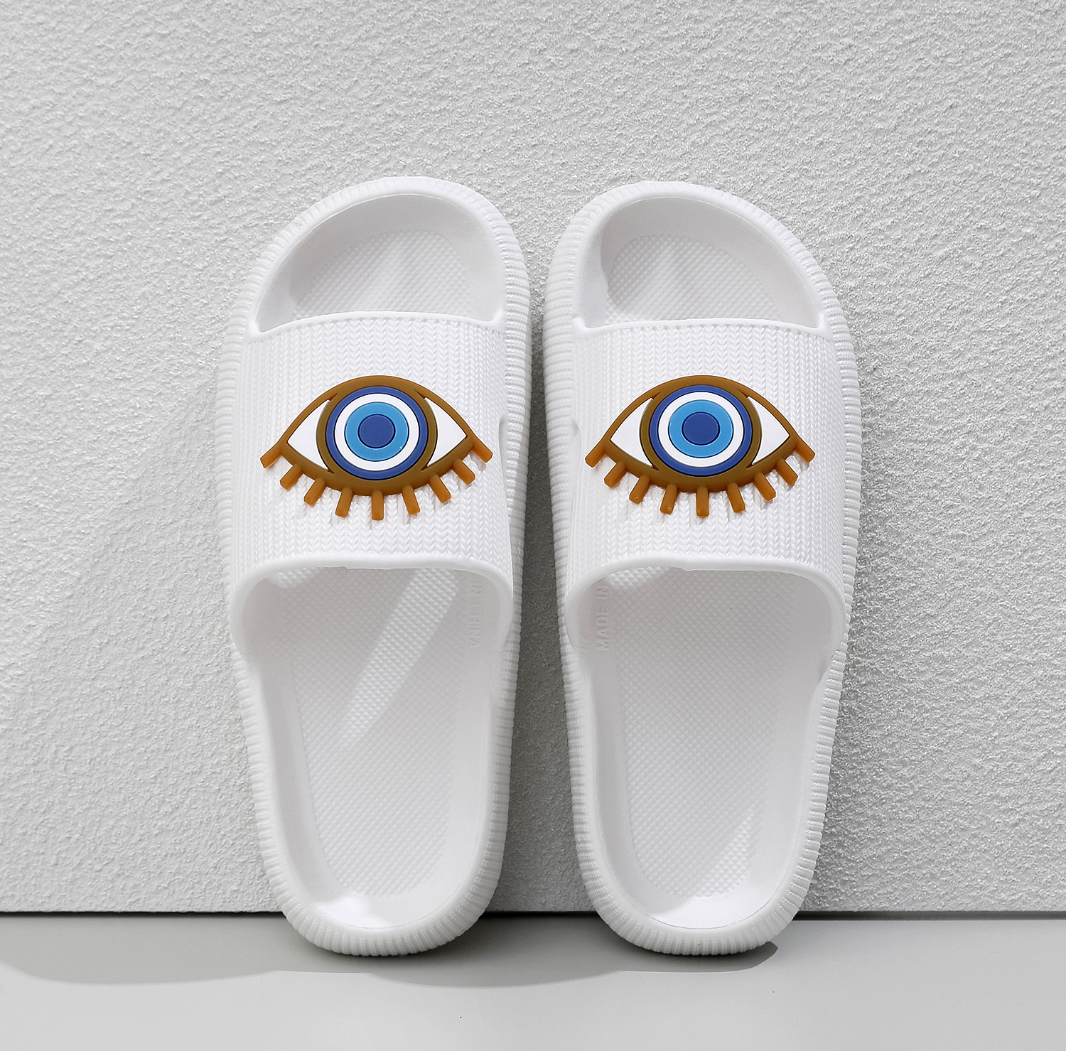 4.0 White-Eyes