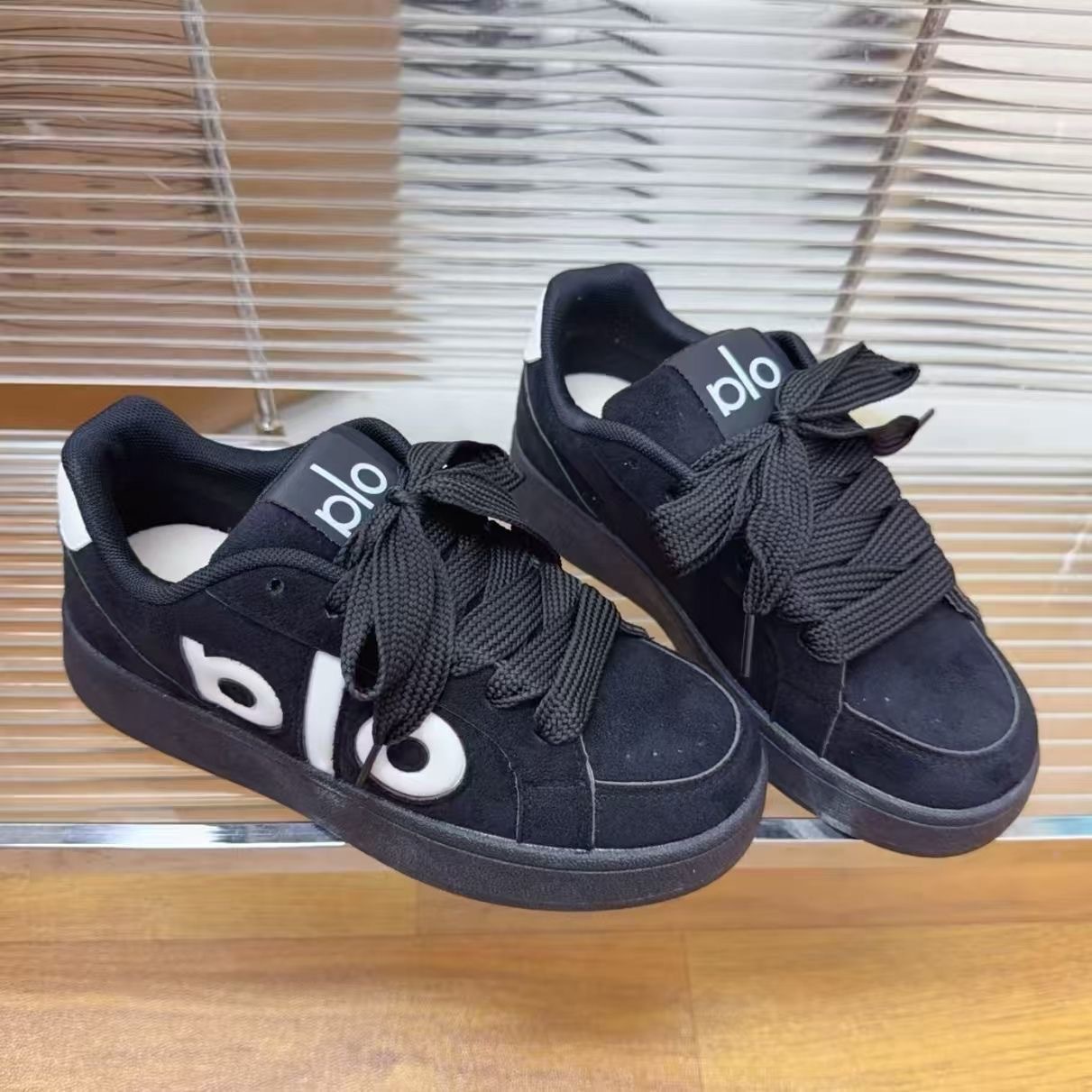 Damen Plateau-Skateschuhe mit Schnürung – Lässige Sneaker detail 5