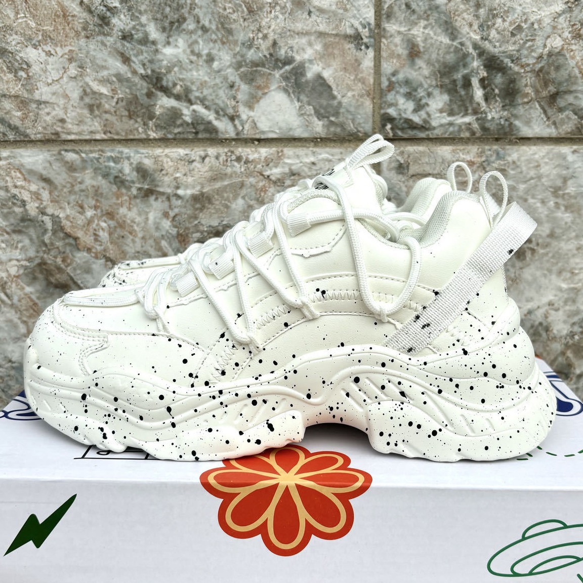 Unisex Freizeitschuhe mit dicker Plateausohle und Dämpfung